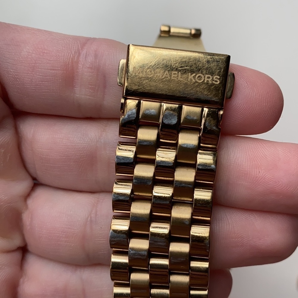 WOMEN’S Michael Kors Watch - Picture 4 of 6